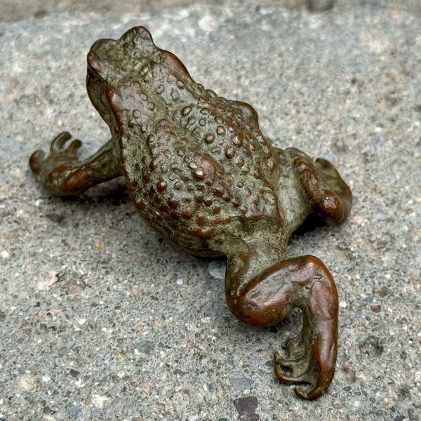 Vintage  Copper Sleeping frog Statue,Carved Fengshui lucky Animal cute frog tea pet Antique Fortune Frog Paperweight Brass Tea Table decor 8