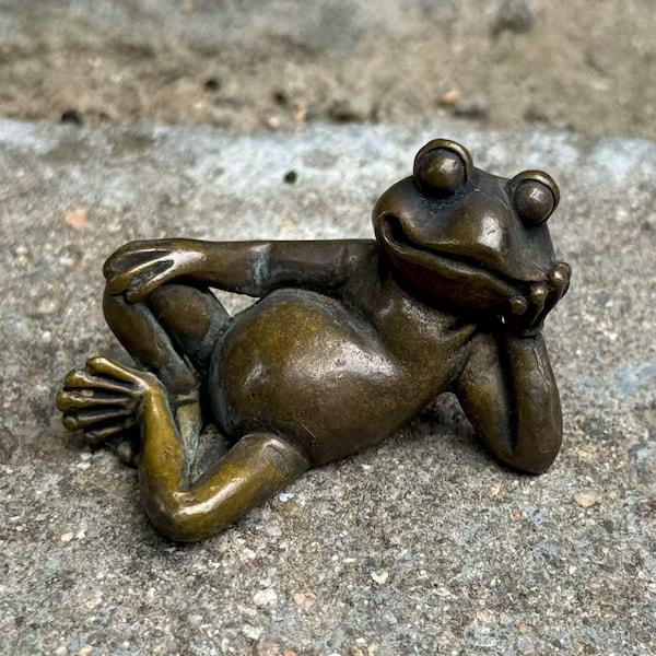Vintage Copper Sleeping frog Statue,Carved Fengshui Animal cute frog tea pet Antique Fortune Frog Paperweight Brass Tea Table decor Shelf 89