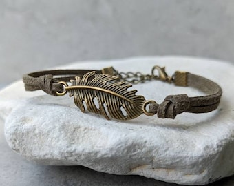 Feather Bracelet for Bird Lovers, Unique Gifts for Bird Watchers, Feather Jewelry for Birders, Birding Gifts for Her,