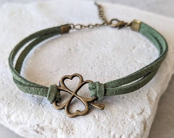 Shamrock Bracelet, Good Luck Gifts, Four Leaf Clover Bracelet Gold, Irish Jewelry for Women, Celtic Gifts for Mom, 4 Leaf Clover