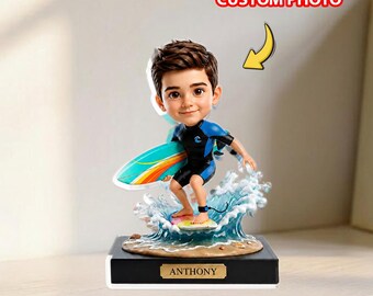 Personalisierte Surfer Kid Acrylblock, Name Surfbrett Dekor, Strand Sport Schreibtisch Plakette, Jungen Mädchen Zimmer Geschenk 2026, Sommer Andenken