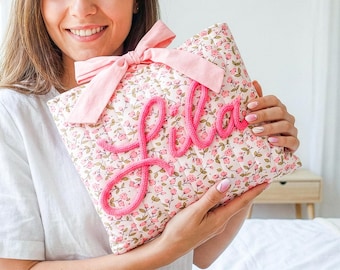 Funda personalizada para libros del Día de la Madre: Funda floral con nombre personalizado para mamá, regalo de cumpleaños hecho a mano para amantes de los libros, estuche para libros con lazo.