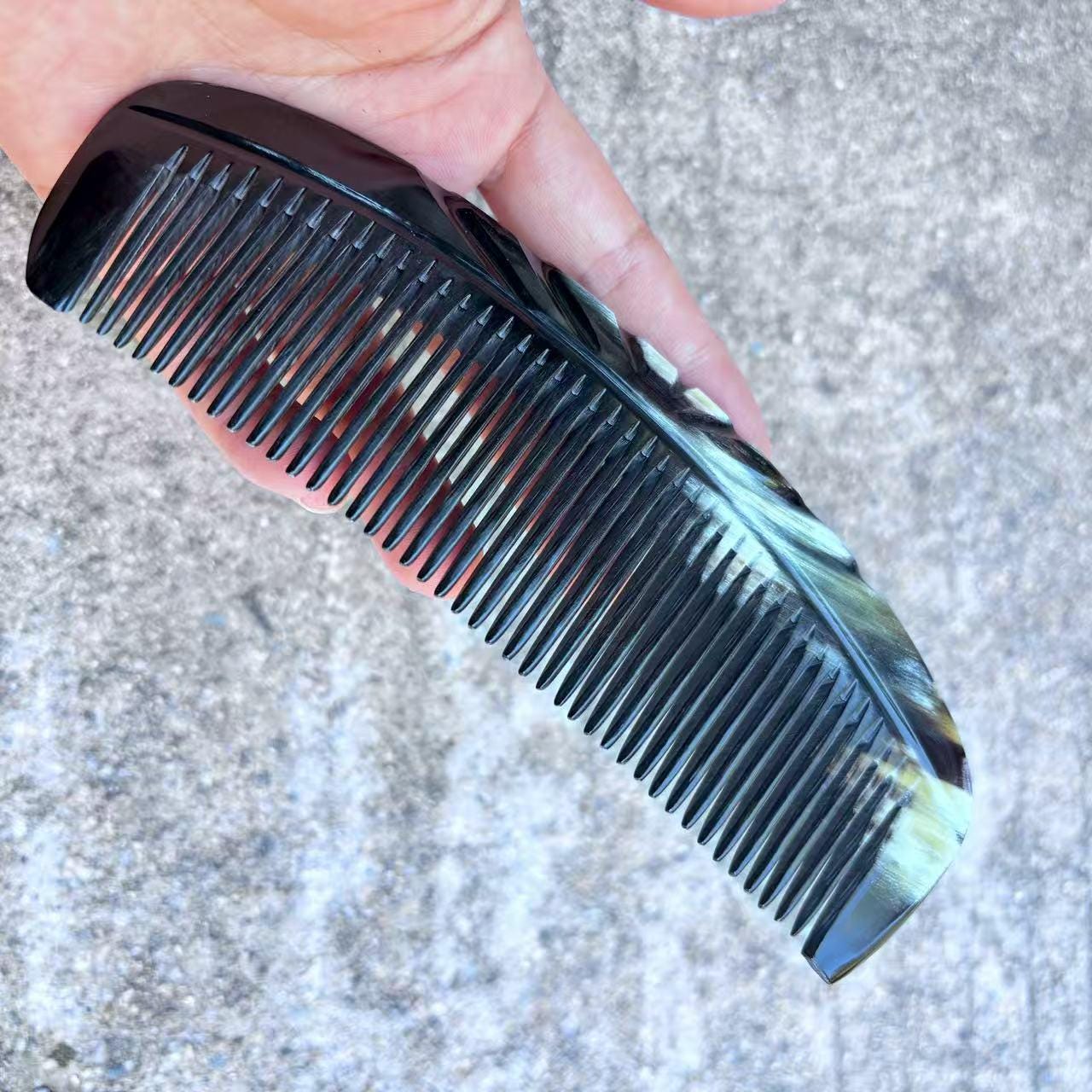 環境に優しい天然ヤクの角型コーム、彫刻された細かい歯、動物の角の