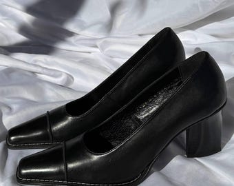 Zwarte leren pumps met vierkante neus en blokhak – extra haktips