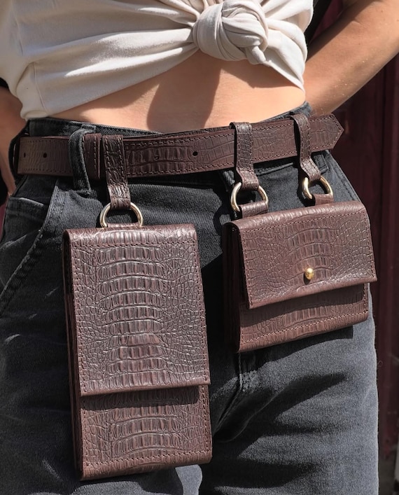 Croc Embossed Leather Belt Bag: Detachable Double Pouch  display picture 1