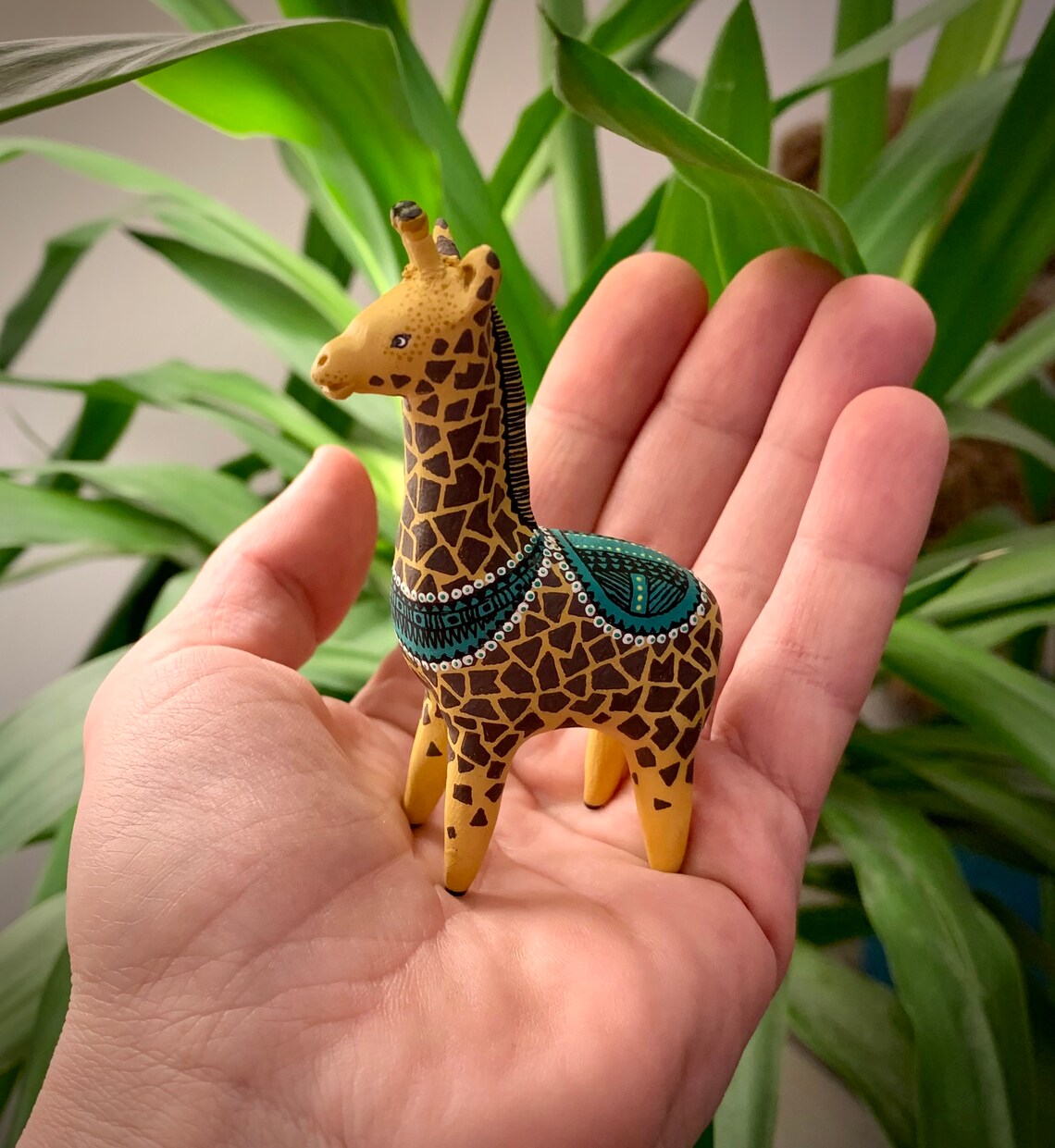 giraffe clay figure