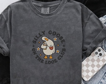 Silly Goose Embroidered Shirt – Funny Goose Design Tee – Quirky Animal Lover Gift – Casual Cute Embroidery Top for Women & Men
