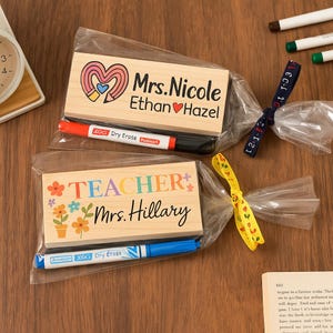 Personalized Teacher Chalkboard Eraser Customized Back to School Gift for Classroom Decor with Name Apple Pencil Rainbow or Crayon Design