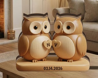 Statuetta in legno personalizzata a forma di coppia di gufi, graziosa decorazione a forma di gufo con iniziali e data, regalo personalizzato per anniversario, matrimonio, San Valentino