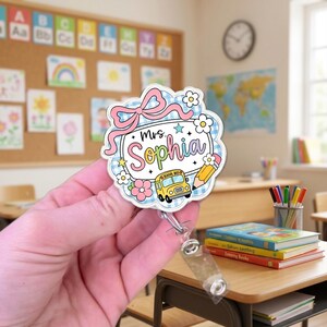 Teacher Badge Reel, Personalized School ID Holder, Cute Bow Daisy Badge Clip, Back To School Bus Pencil Lanyard, Fun Gift For Her, GIFT 2026