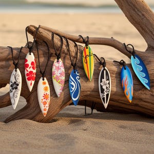 Surfer Kette mit Anhänger Surfbrett Holz handbemalt Surfboard Halskette Holzkette Länge verstellbar Wellen Hibiskus HK30