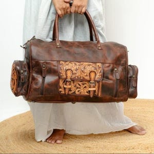 Handmade Full Grain Leather Overnight Duffel | Western Travel Bag | Unisex Weekender | Engraved Duffle Gift for Men & Women