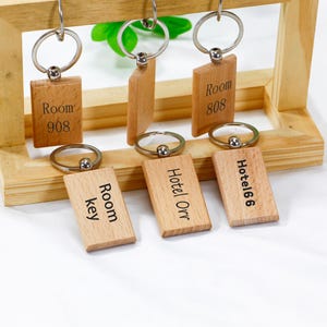Personalised Rectangle Oak Keyring – Custom Wooden Key Fob for Shed, Garage, Hotel or Air bnb, Unique Gift with Engraved Charm