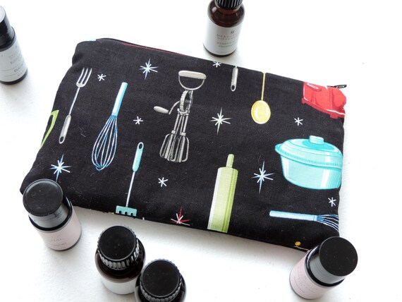 retro diner essential oil pouch, retro cooking padded pouch, gift for glamper, essential oils bag, essential oil purse organizer