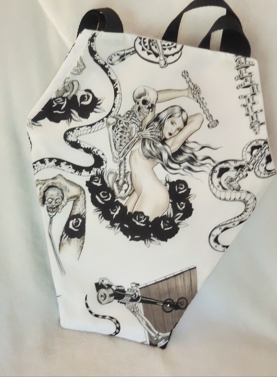 coffin bag, horror coffin bag, goth purse, dracula purse, vampire purse, shaped casket bag, skull bag, halloween purse, halloween party