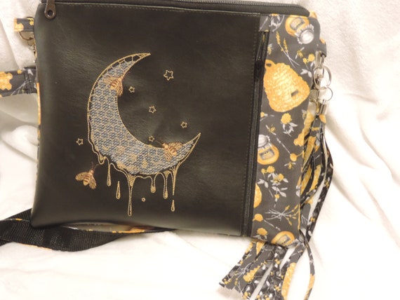 bee purse, bee pouch, gift for apiarist, bee lover gift, save the bees, gift for beekeeper, bee clutch, queen bee gift, honey bee gift