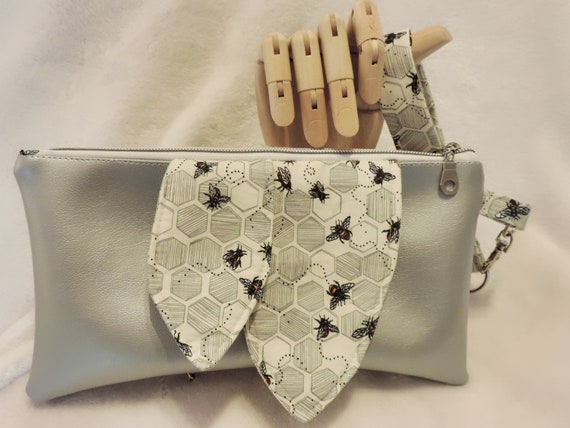 bee wristlet, bee pouch, gift for apiarist, bee lover gift, save the bees, gift for beekeeper, bee bag, queen bee gift, honey bee gift