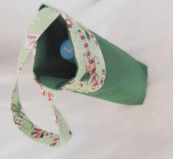 wine bottle tote, wine bottle caddy, bottle carrier, reusable wine carrier, reusable gift bag tote, wine hostess gift, holiday gift bag