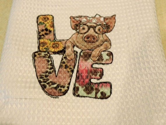 pig love towel, gift for pig lover, gift for the kitchen, white elephant gifts, farmhouse towel, gifts for farmer, pig owner gift