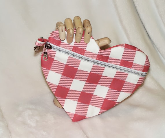 heart pouch, pink buffalo plaid pouch, pink coin purse, valentine gift for her, edc, every day carry, thinking of you gift
