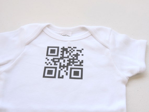 gender reveal ideas, gender reveal, its a boy, its a girl announcement, qr reader baby, gender announcement bodysuit, geek, nerd baby