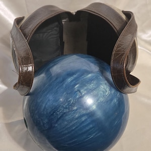 Bowling Ball bag - Bowled Over | Retro Brown & Cream Round Zippered