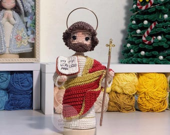 Gehaakte pop Sint-Thomas de Apostel - katholieke handgemaakte heilige figuur, religieus standbeeld, doopcadeau