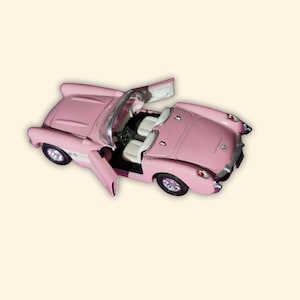 1957 Chevrolet Corvette Diecast Model Car – Pink Convertible 1:24 Scale Collectible Vintage Toy Car with Opening Doors