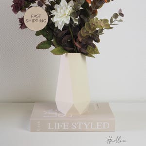 GEOMETRIC Vase for Dried Flowers Housewarming Gift for Her Scandinavian Minimalist Home Decor Design Made to Order in Soft Matt Vanilla