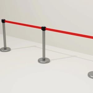 Puede incluir: Un poste plateado con una cinta retráctil roja. El poste tiene una base redonda y un poste cilíndrico. La cinta se extiende entre los postes, creando una barrera.
