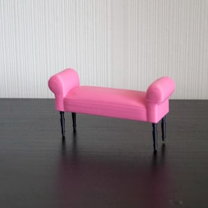 Miniature Sofa-Style Stool 1:12 Scale – Dollhouse Furniture, Upholstered Ottoman Prop, Mini Living Room Accent