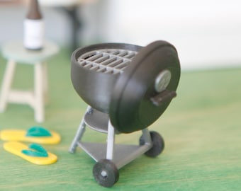 Miniature kettle grill with lid – Grill accessory for fairy door & garden | Dollhouse BBQ, garden party grill decoration