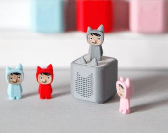Miniature Toniebox 2 with light display & Tonie figure – Gnome music box in 4 colors | Gnome accessory decoration