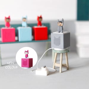 Miniatur Toniebox 1 mit Leuchtanzeige, Toniefigur & Ladestation – Wichtel Musikbox in 5 Farben | Wichtel Zubehör Deko