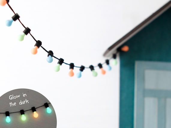Miniatur Lichterkette für die Wichteltür – Wichtel Zubehör | Glow-in-the-Dark & Gold | Elf Lights, Gnome Garland, Fairy String