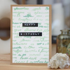 Carte d'anniversaire unique, faite à la main, papier kraft, encre pour tampon