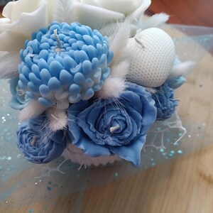 Handmade bouquet candles made from soy wax – with lavender scent.