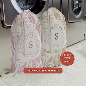 Saco de roupa suja com monograma floral pastel – Saco de roupa suja personalizado para dormitórios universitários e de viagem, presente com nome personalizado
