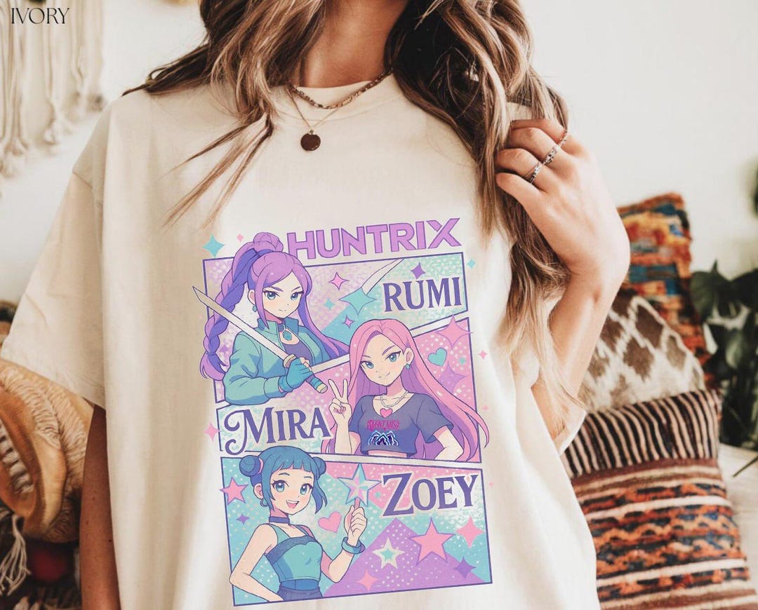 T-Shirt Huntrix Mira Collegic KPop Demon Hunters - Officiel NFLIX