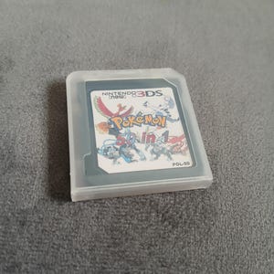 Collezione di cartucce di gioco Pokemon 50 in 1 - Giochi per DS, GBC, GBA, GameBoy e Mini! Funziona su DS Lite, DSi, 2DS, 3DS - Inglese - Plug and Play