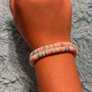 mehrfarbiges Tonperlen-Armband-Set