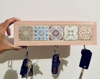 Wall key holder - key hook for wall - Father's Day gift - Housewarming gift - key storage - key holder - key magnet