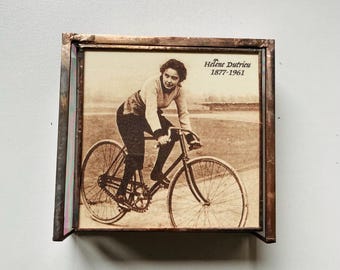 6 Glass coasters - women on bicycles - stained glass - glass - decoration - tableware - Christmas gift - housewarming - vintage