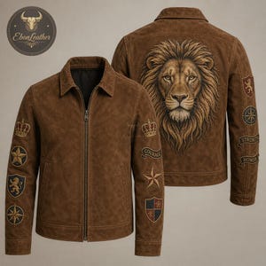 Herenjas van bruin suède leer met leeuwenprint op de rug, vintage jas met een verweerde look, jas met koninklijke patches op de mouwen, handgemaakte streetwear jas