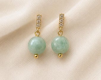 Grüne Jade Ohrringe • Minimalistische Jade Ohrringe • Gold Ohrstecker • Handgefertigtes Geschenk für sie • Alltags Ohrringe • Natürlicher Jade Schmuck