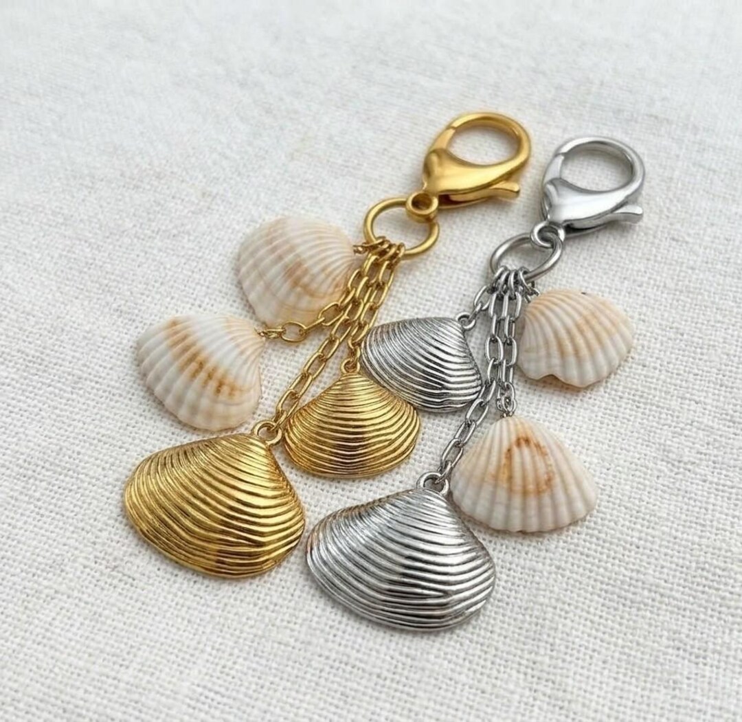 Luxury Shell Bag Charm Keychain - Gold PVD Accessory , Shell Jewelry ...