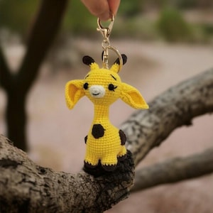 Crochet Giraffe Keychain – Amigurumi Animal Bag Charm, Small Plush Toy Key Ring , Backpack Accessory, Unique Gift for  Friends