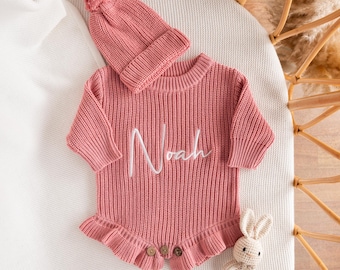 Combi-short prénom personnalisé pour bébé - grosses broderies à volants sur les jambes