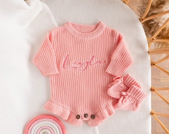 Combi-short prénom personnalisé pour bébé - grosses broderies à volants sur les jambes