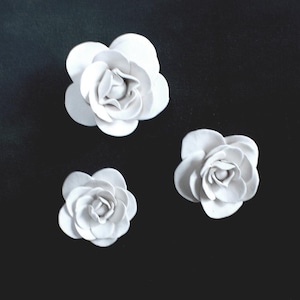 Set of 3 Clay Flowers Wall Art White Rose Sculptures Small Gallery Wall Decor, Minimalist Textured Art for Japandi & Modern Farmhouse Accent